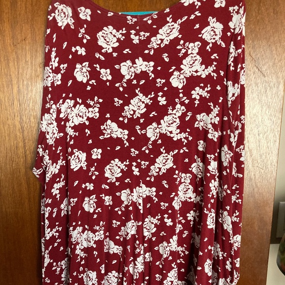 LANE BRYANT SWING LONG SLEEVE CREW NECK TEE. 22-24 2X  PRE OWNED EXCELLENT - Picture 4 of 6